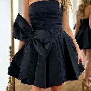 Black A-Line Strapless Homecoming Dress with Bow